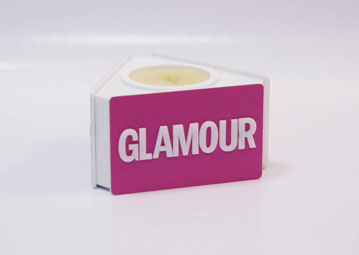кубик на микрофон для журнала  Glamour